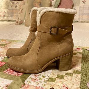 American Eagle Sherpa lined Boots 👢
